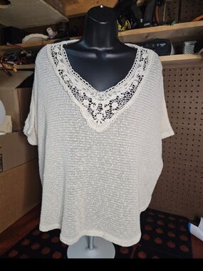 Rue21 Cream Crochet V-Neck Knit Tunic